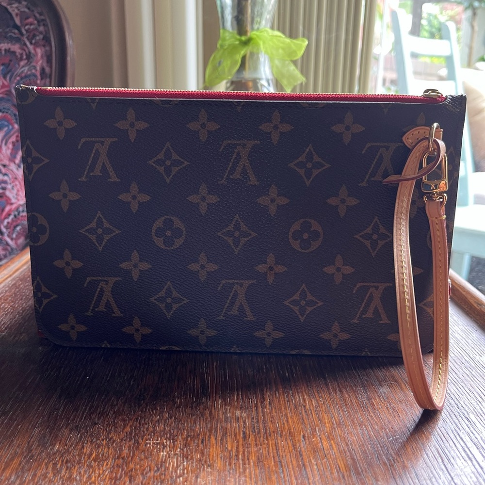 COPY - Authentic Louis Vuitton Monogram Neverfull GM Red Interior Wristlet Clut…